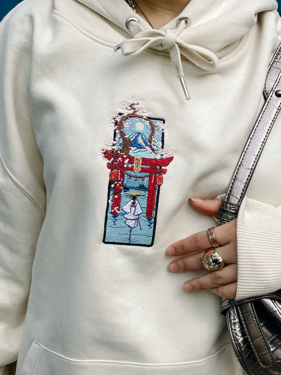 Heavyweight embroidered hoodies in Pakistan